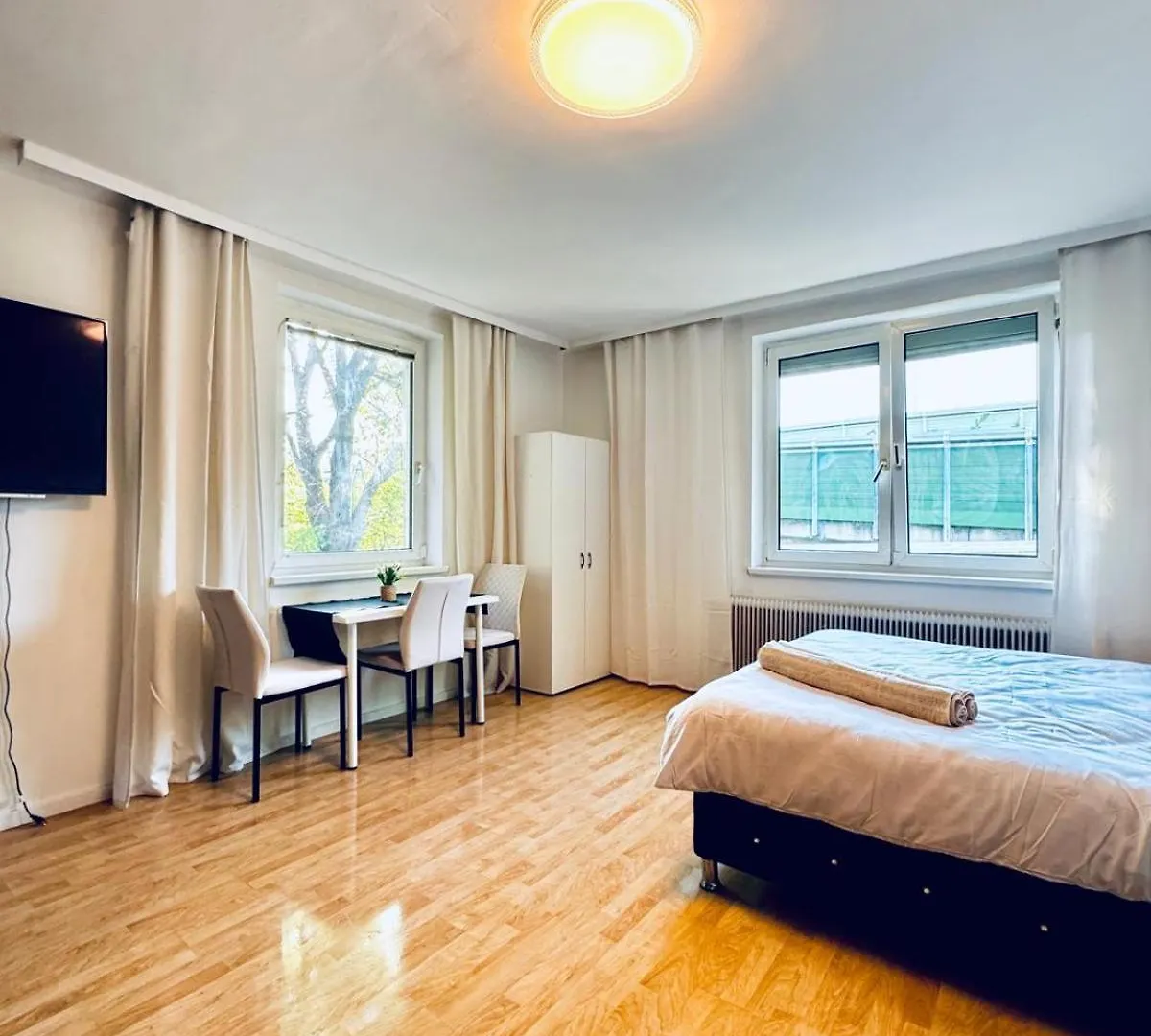 Spacious Garden Villa Near Danube For 16 Guests Vienna 0*,  Austria