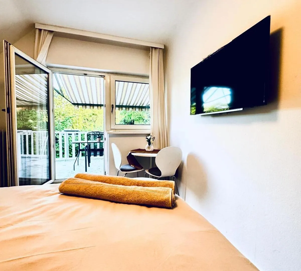 Spacious Garden Villa Near Danube For 16 Guests Vienna Apartment