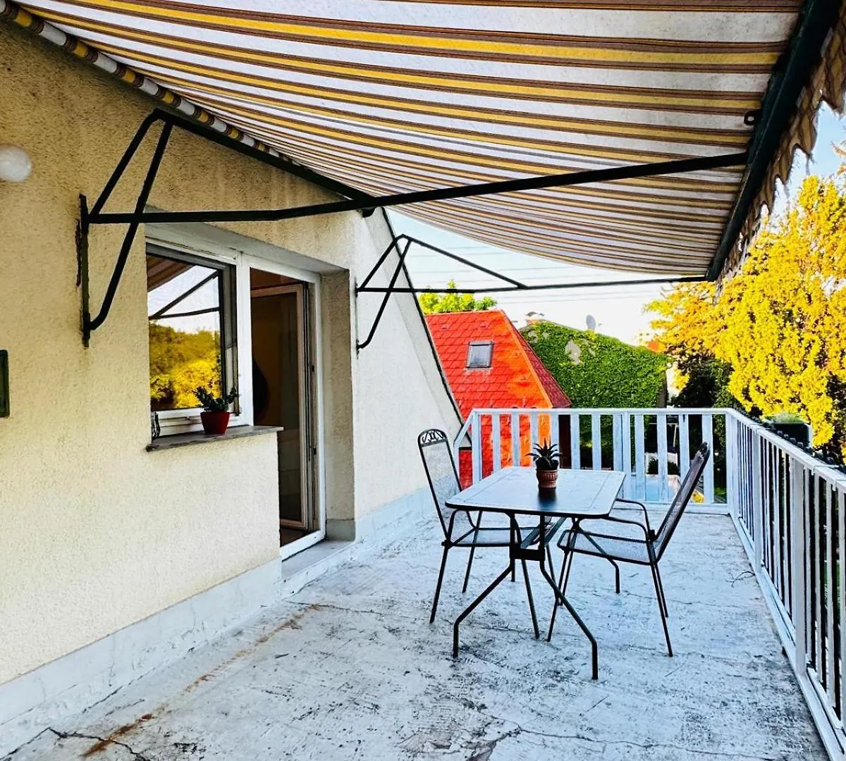 Apartment Spacious Garden Villa Near Danube For 16 Guests Vienna