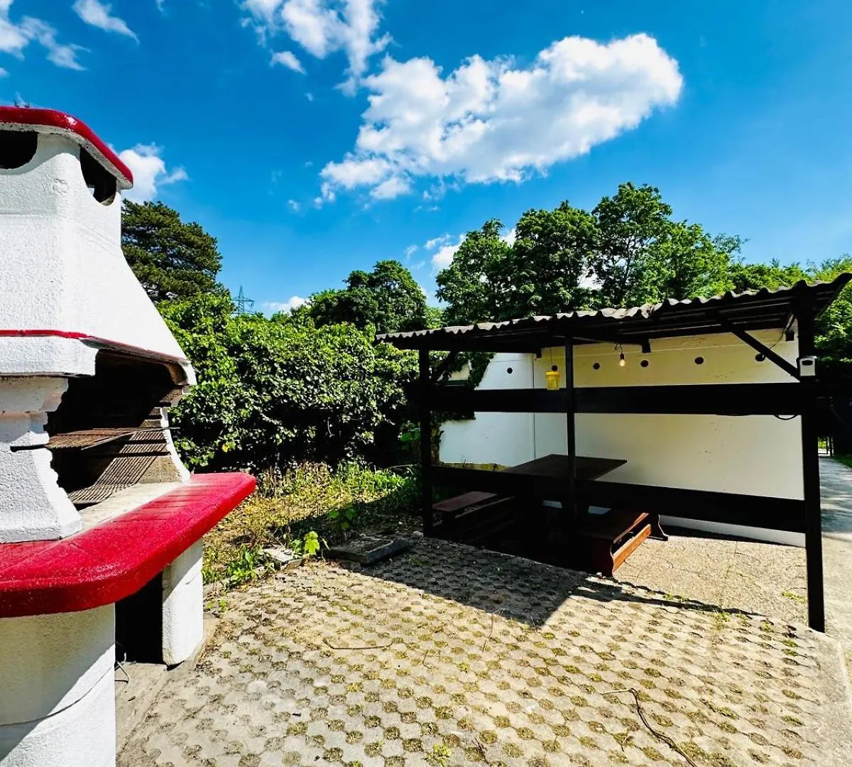 Apartment Spacious Garden Villa Near Danube For 16 Guests Vienna Austria