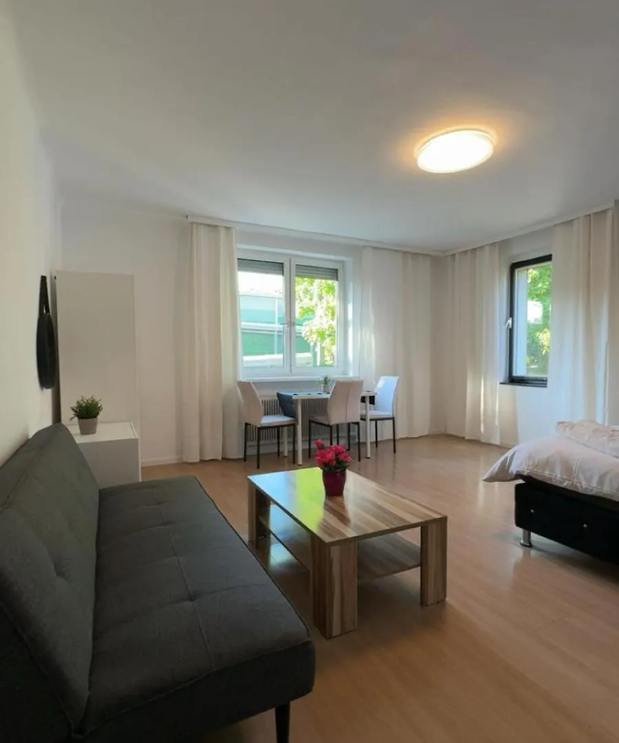 Spacious Garden Villa Near Danube For 16 Guests Vienna