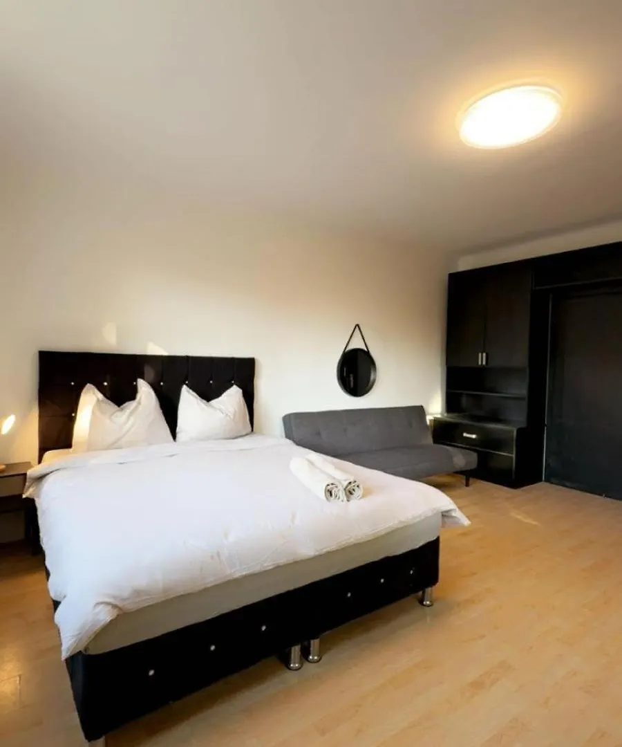 Spacious Garden Villa Near Danube For 16 Guests Vienna Austria