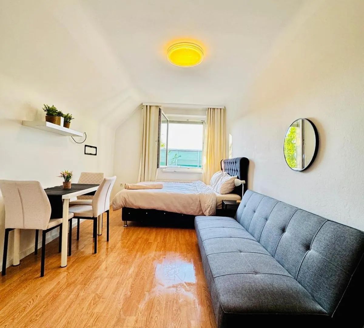 Spacious Garden Villa Near Danube For 16 Guests Vienna