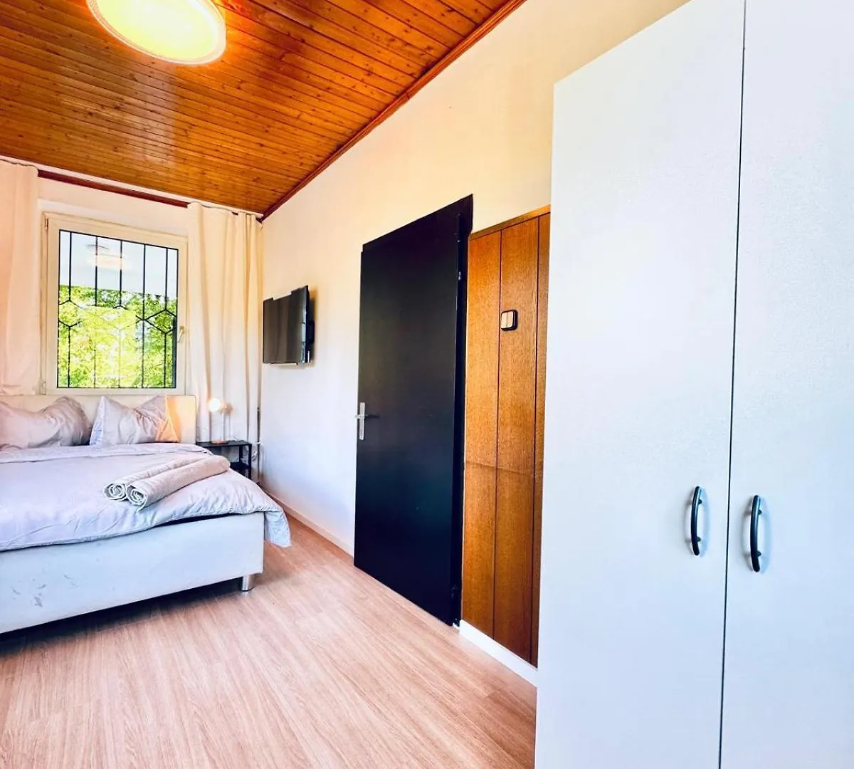 Spacious Garden Villa Near Danube For 16 Guests Vienna Austria