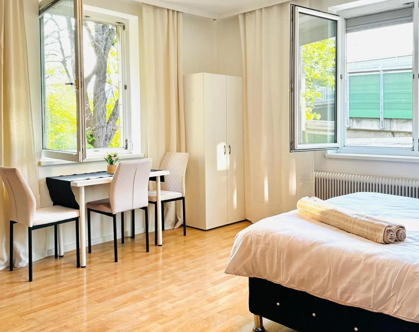 Apartment Spacious Garden Villa Near Danube For 16 Guests Vienna Austria