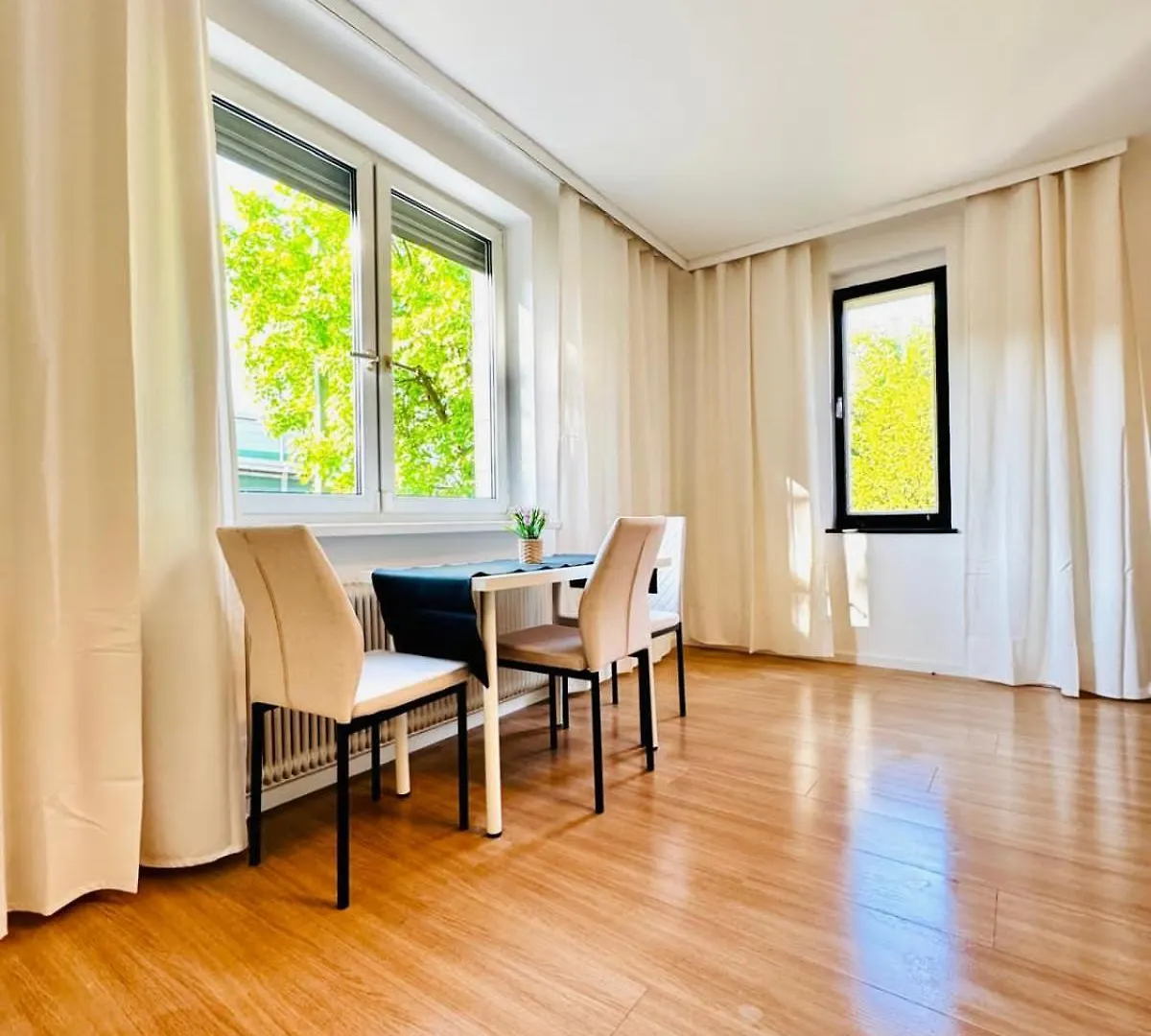Apartment Spacious Garden Villa Near Danube For 16 Guests Vienna Austria