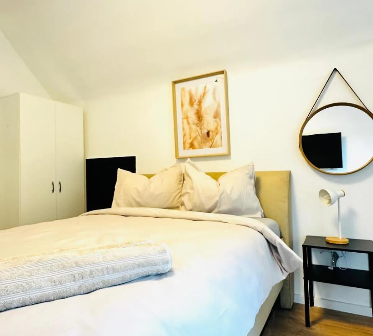 Spacious Garden Villa Near Danube For 16 Guests Vienna