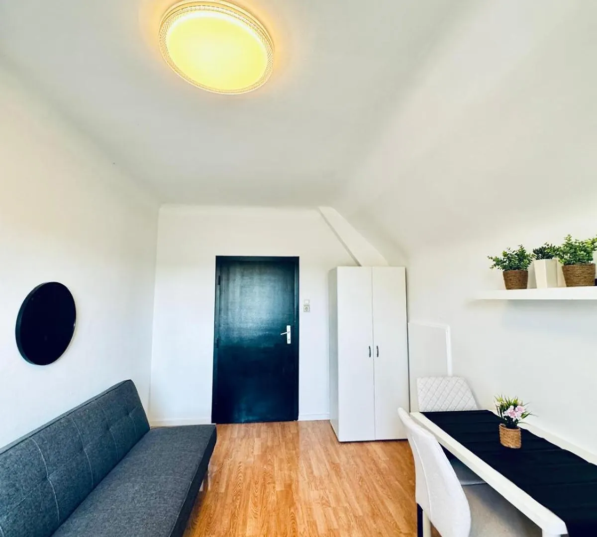 Spacious Garden Villa Near Danube For 16 Guests Vienna