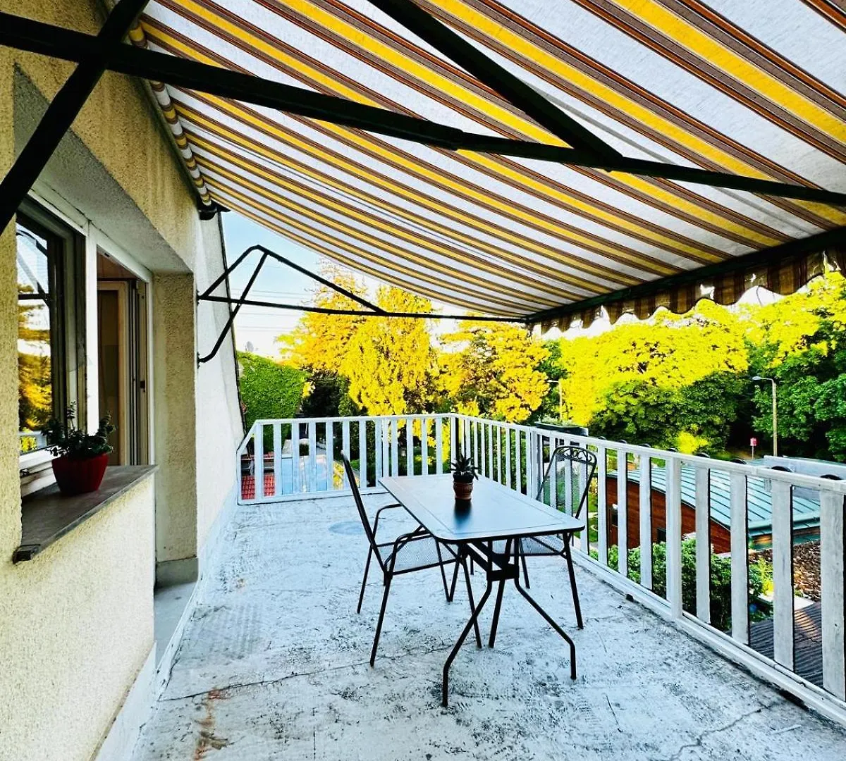 Apartment Spacious Garden Villa Near Danube For 16 Guests Vienna Austria