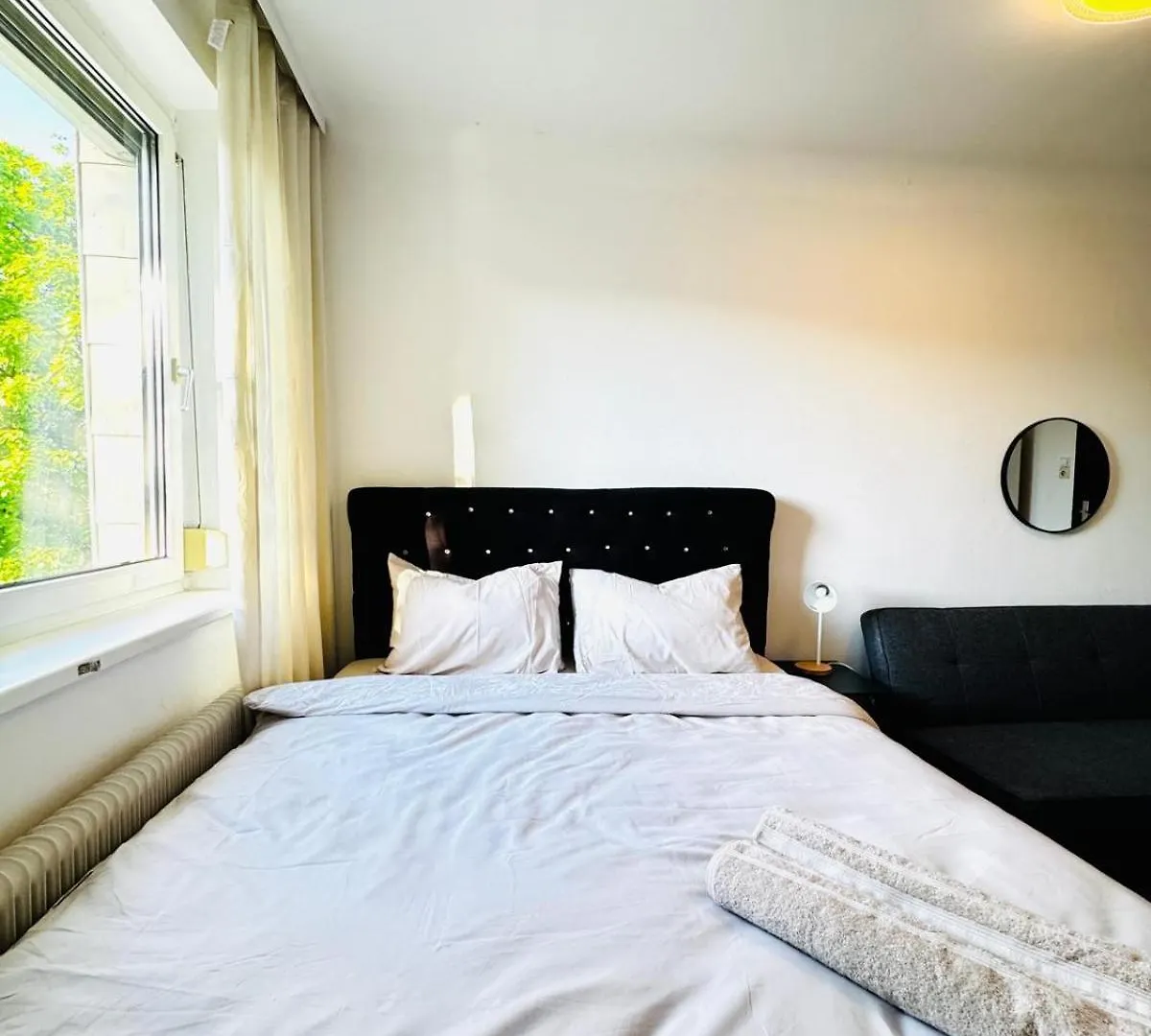 Spacious Garden Villa Near Danube For 16 Guests Vienna