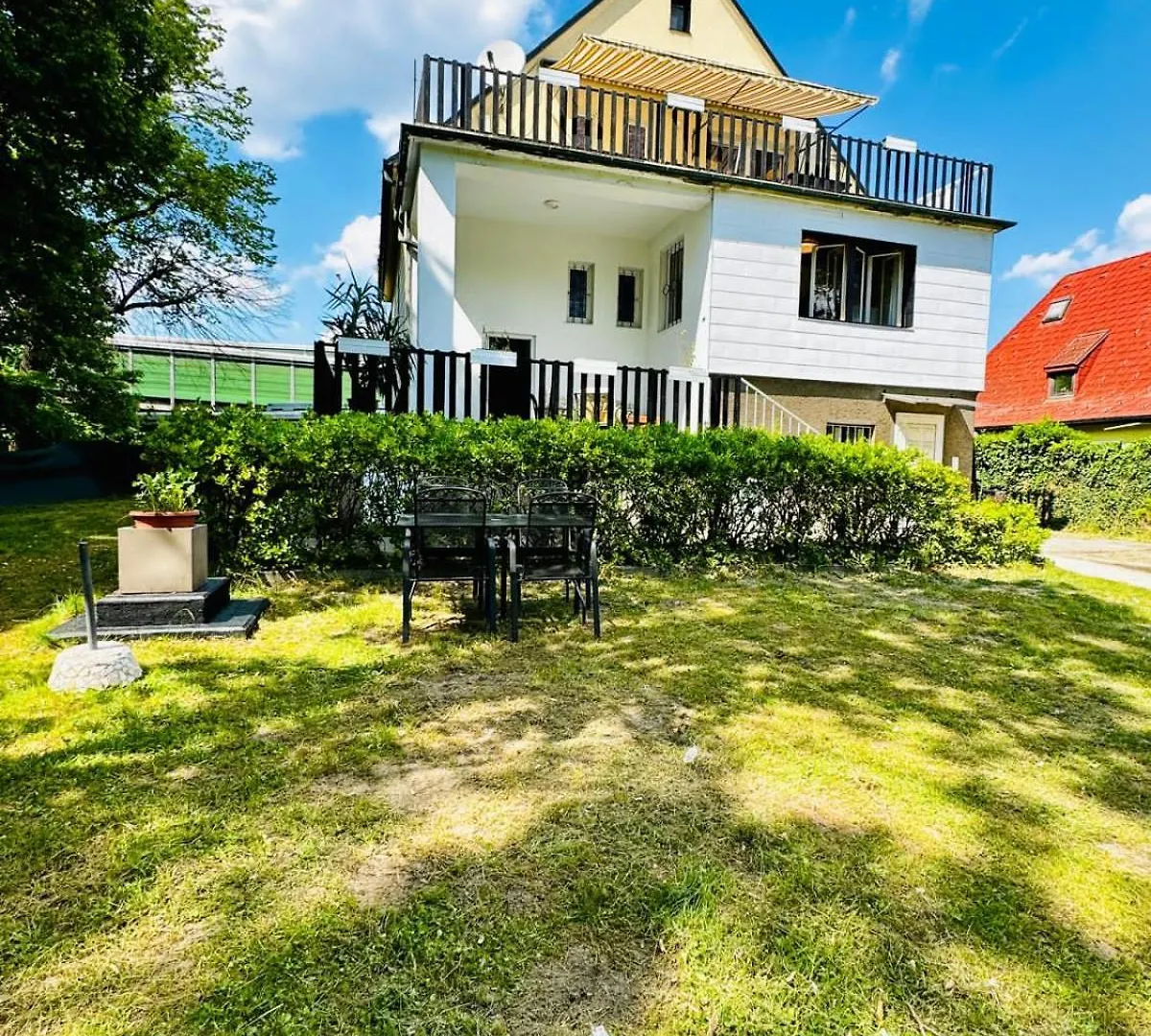 Spacious Garden Villa Near Danube For 16 Guests Vienna 0*,  Austria